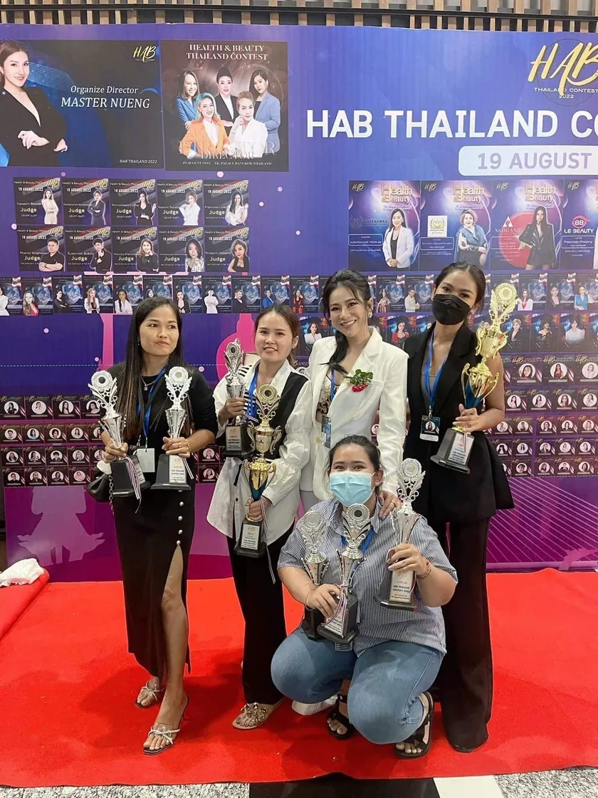 The team arriving at the HAB Thailand Contest