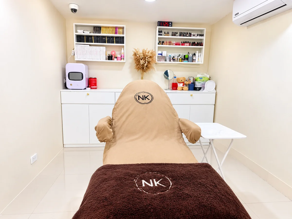 The treatment bed in the Kathu permanent makeup room